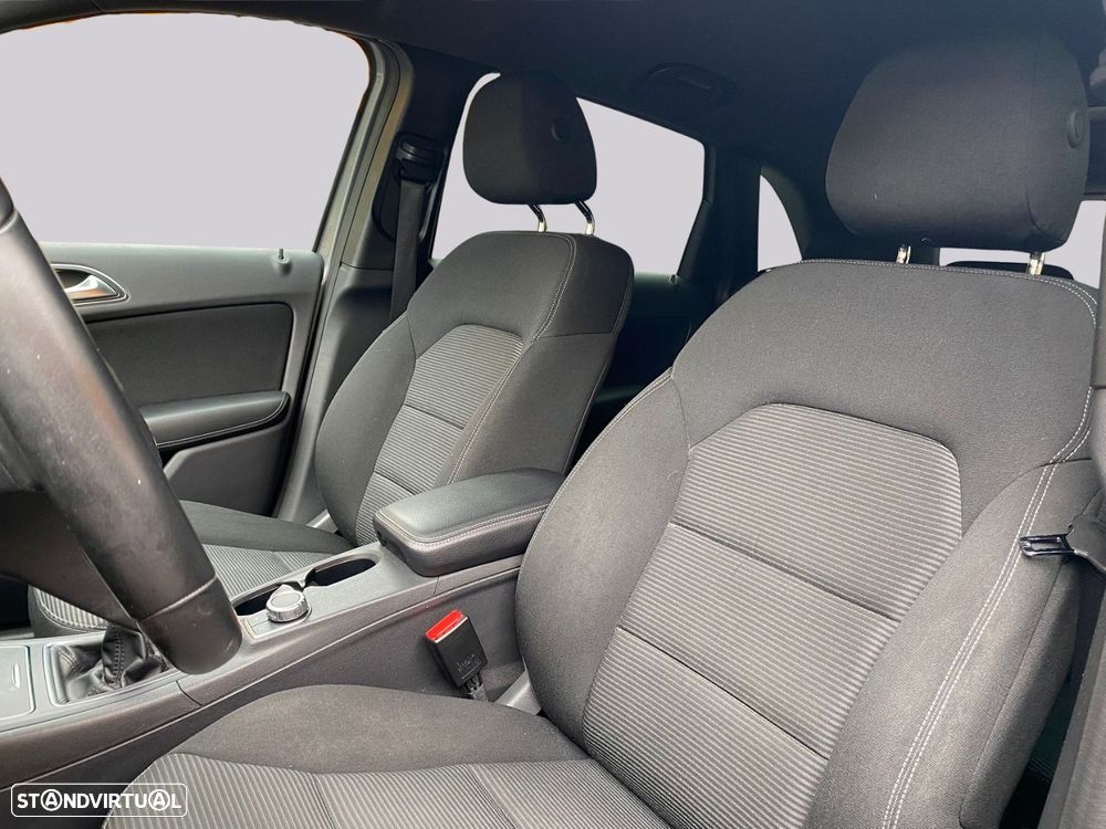 Mercedes-Benz B 180 d Style - 13