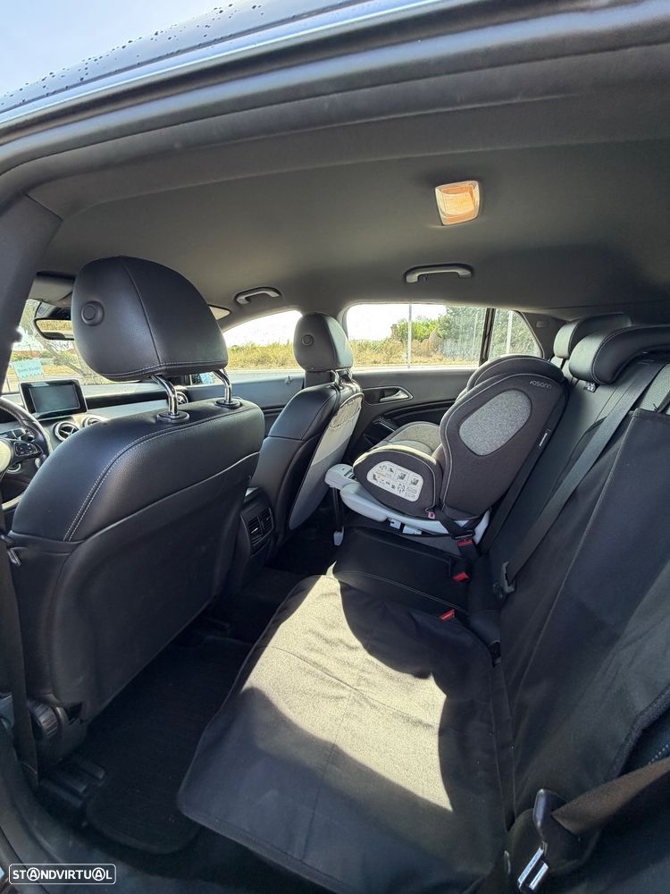 Mercedes-Benz CLA 220 d 7G-DCT Urban - 10