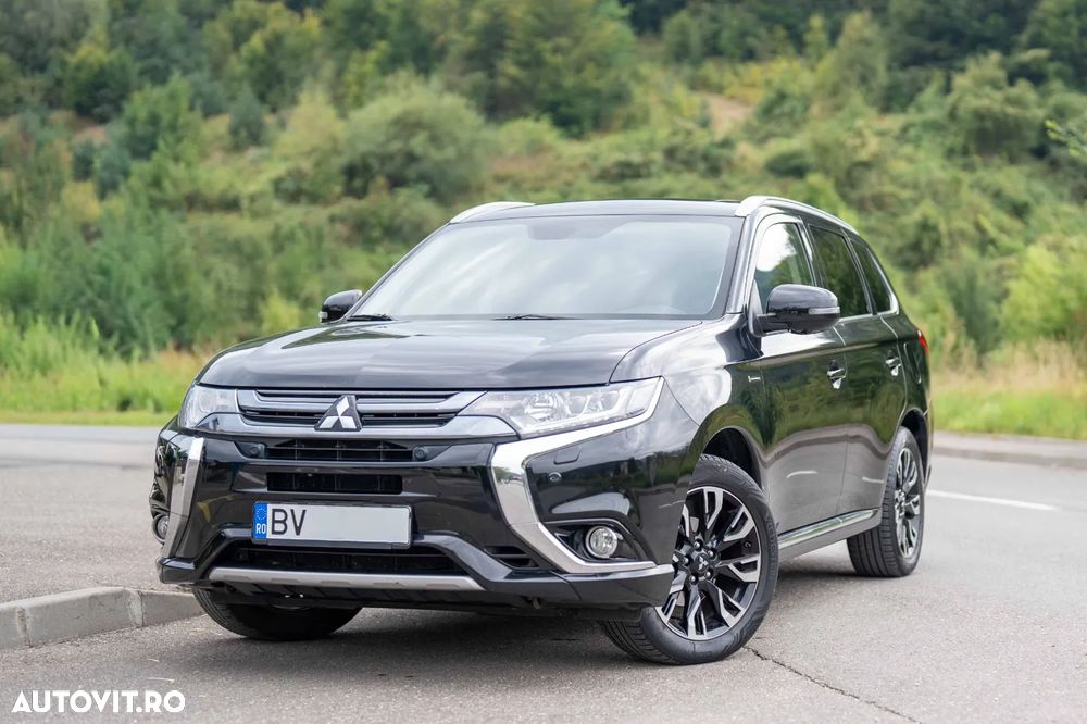 Mitsubishi Outlander - 1