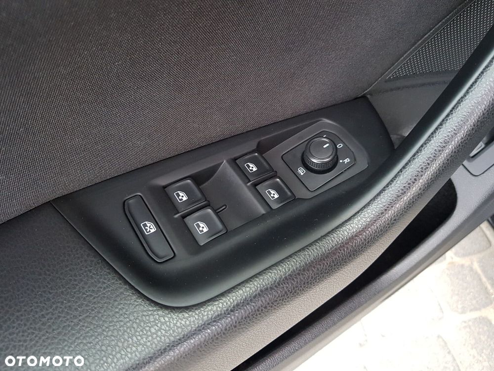 Volkswagen Passat Variant 2.0 TSI Elegance DSG - 15