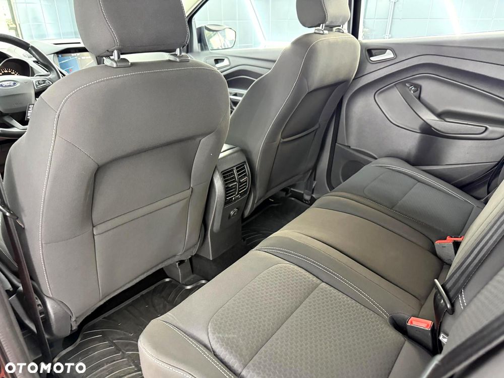 Ford Kuga 1.5 EcoBoost 2x4 Titanium - 26