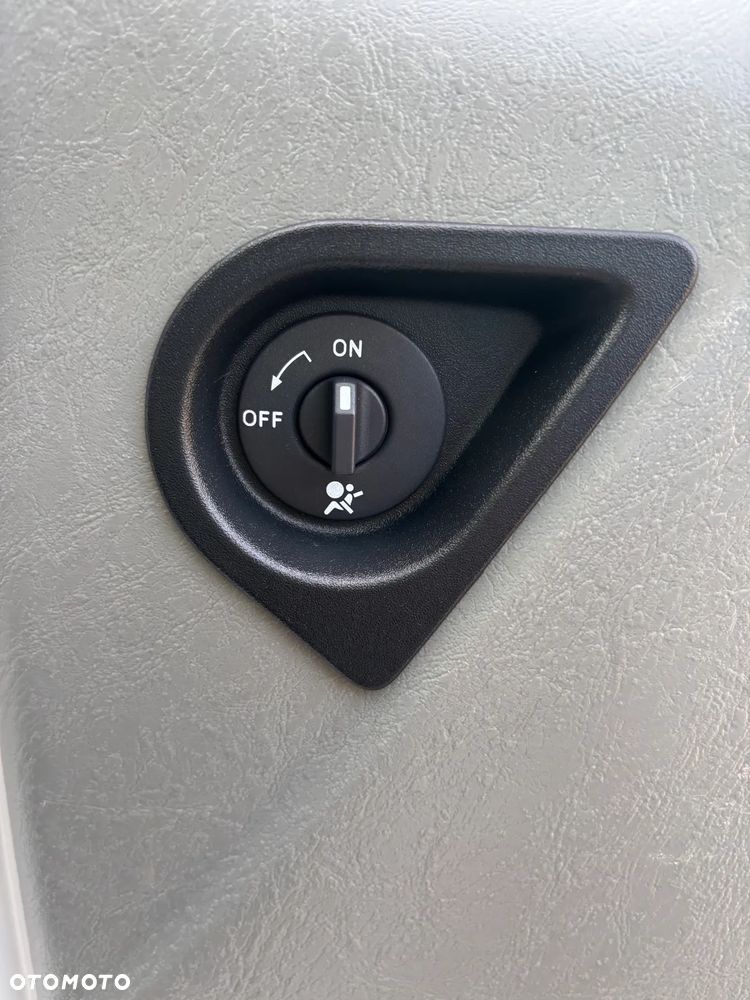 Opel Vivaro L2H1 2.9t Essentia - 24