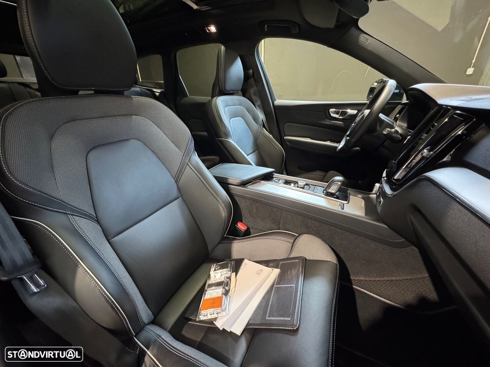 Volvo XC 60 2.0 T6 PHEV R-Design AWD - 30