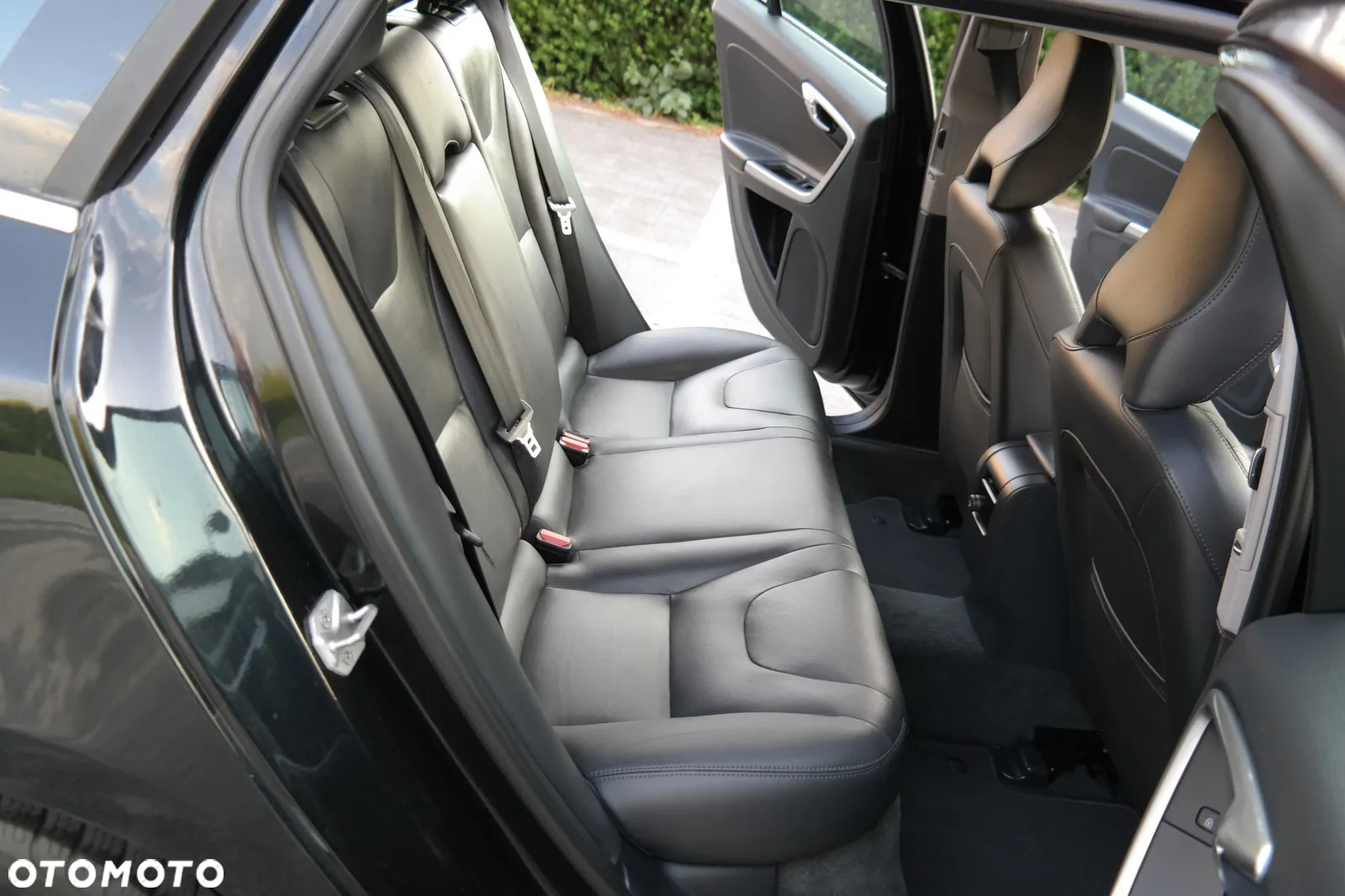 Volvo V60 D4 Drive-E R-Design Momentum - 22