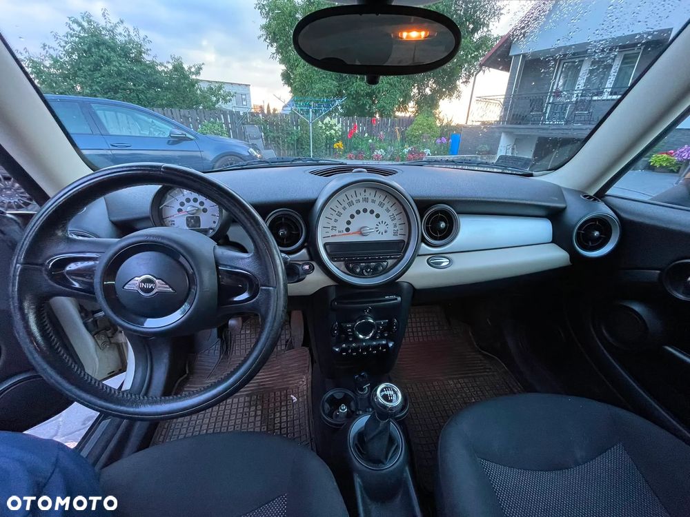 MINI Cooper Standard - 10