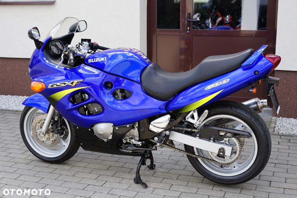 Suzuki GSX - 19