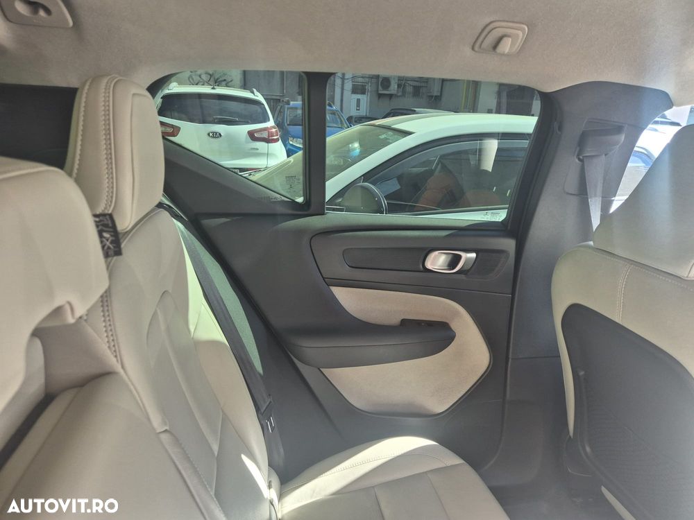 VOLVO XC40 2019 — imagine 19