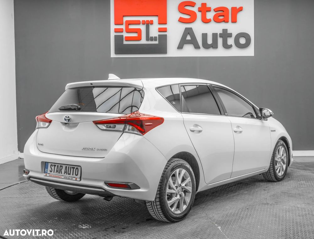 Toyota Auris 1.8 L VVT-i Sol + - 6