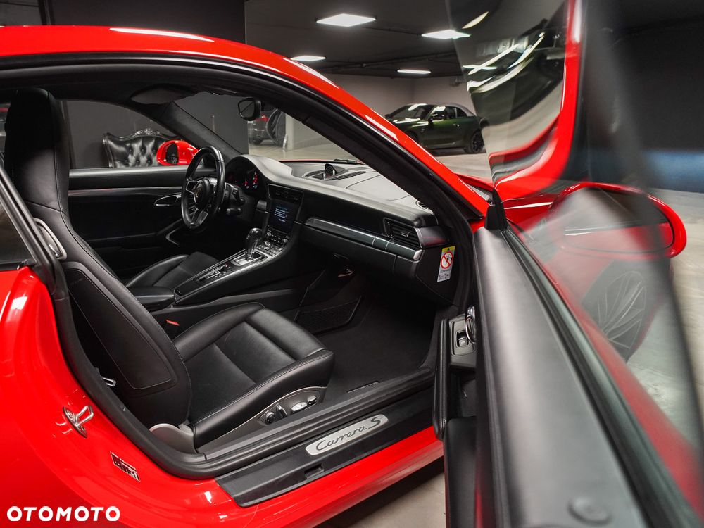 Porsche 911 Carrera S PDK - 30