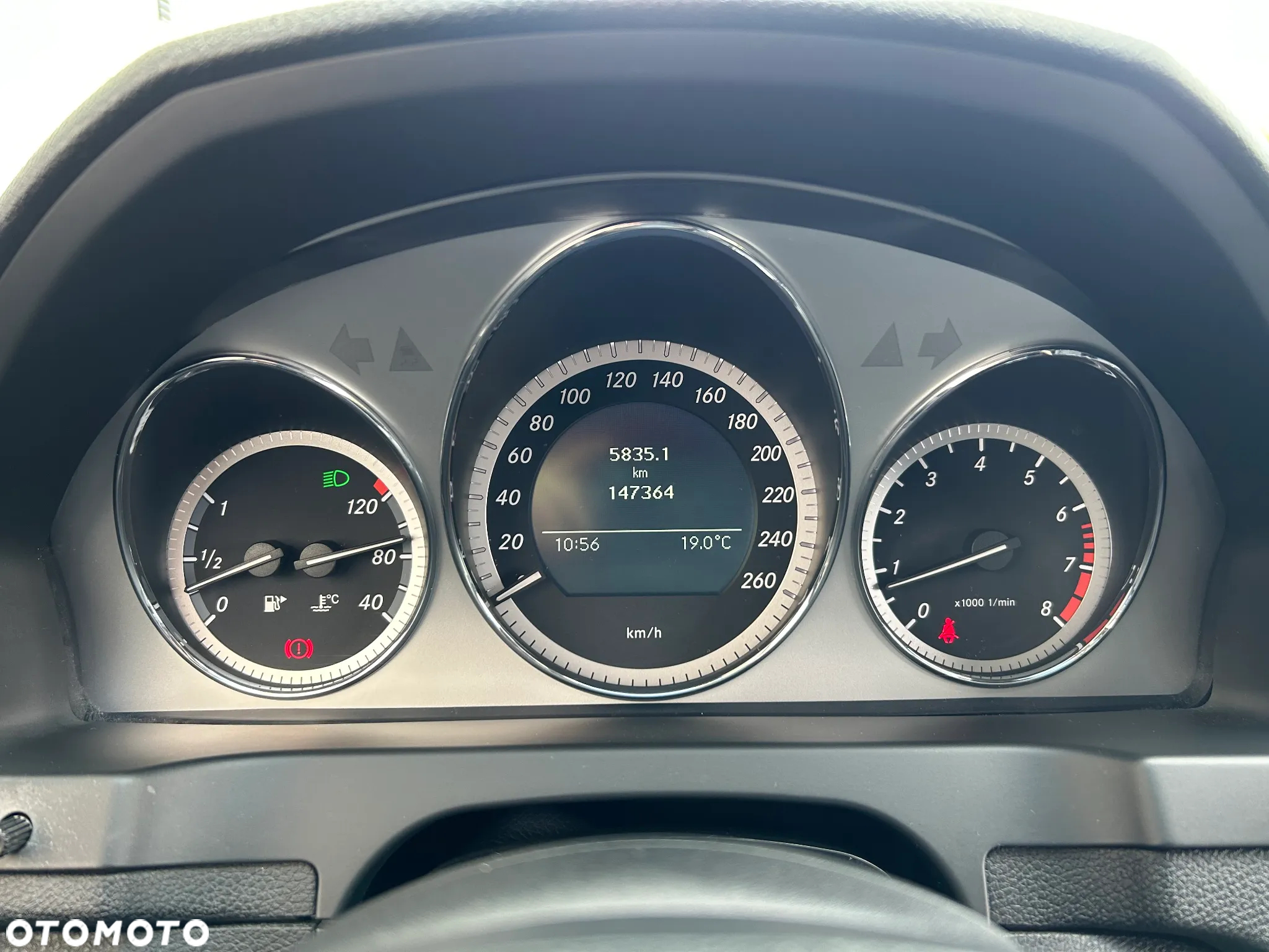 Mercedes-Benz Klasa C 180 CGI BlueEFFICIENCY Avantgarde - 15