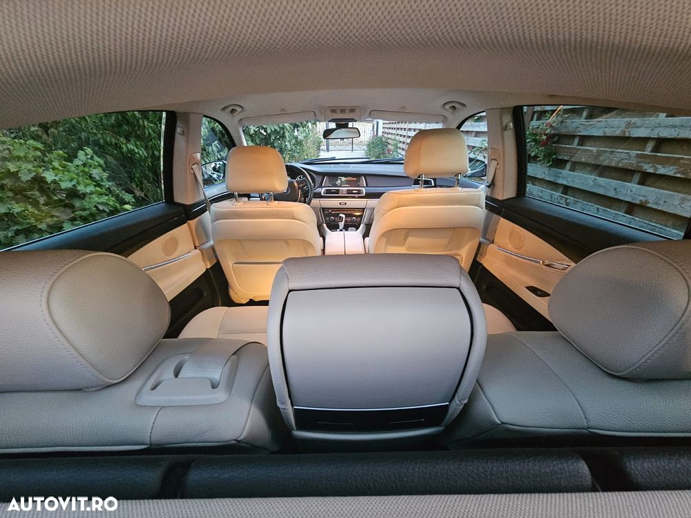 BMW Seria 5 520d Aut. Luxury Line - 7