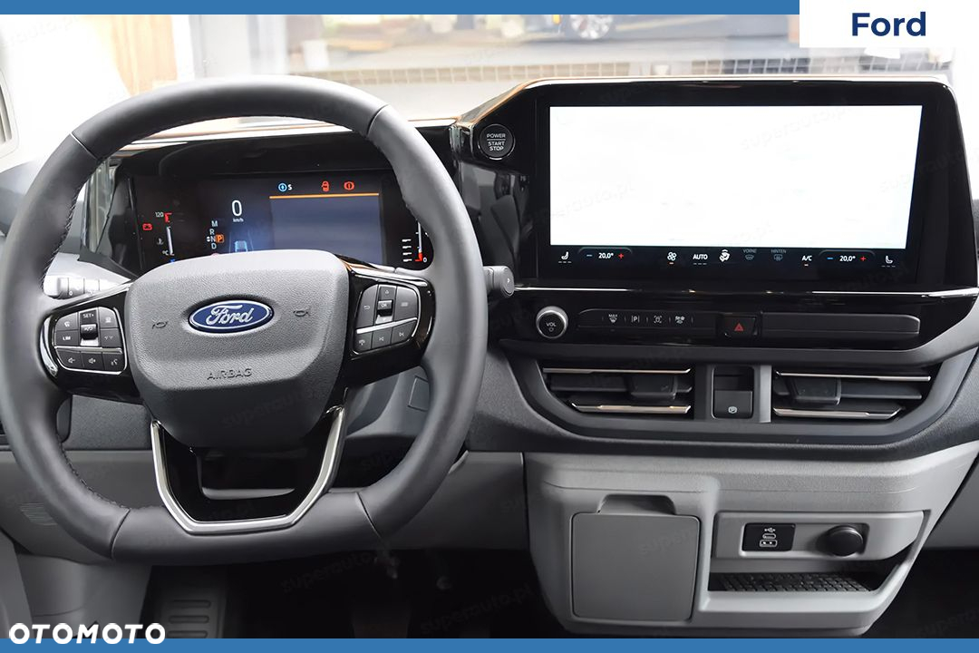 Ford Tourneo Custom - 8