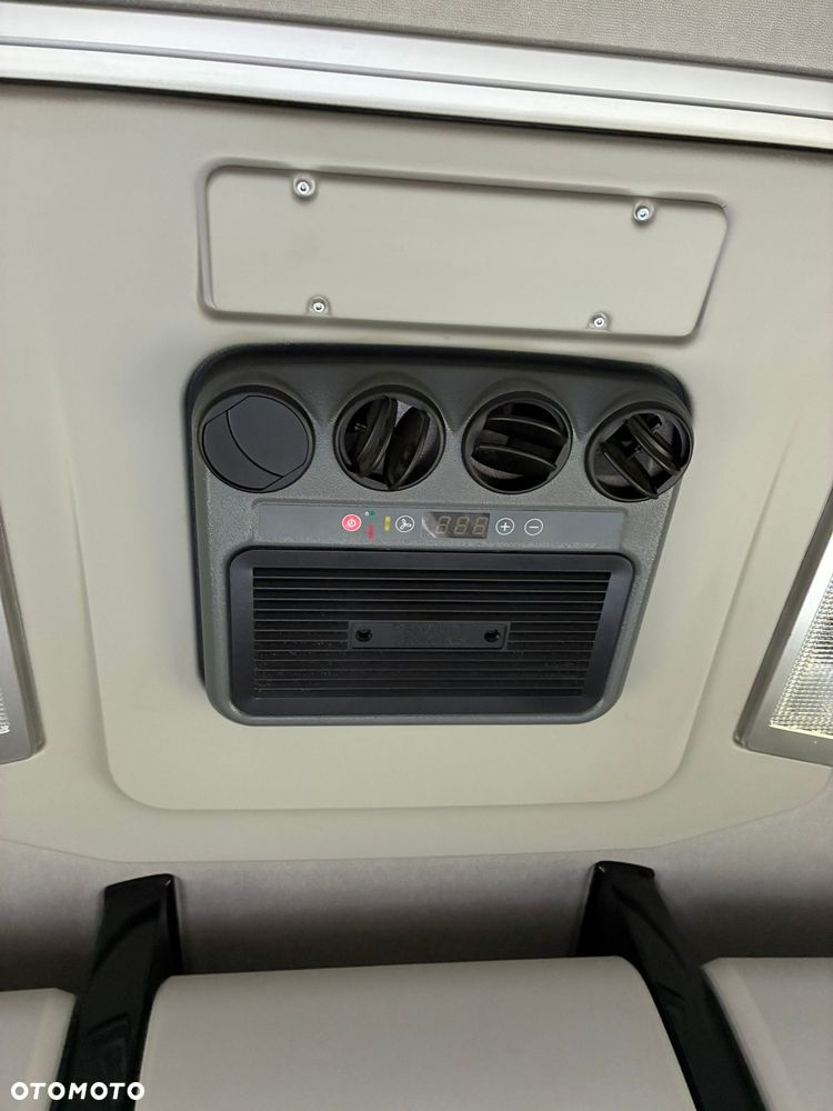Renault T440 Sleeper Cab ADR - 9