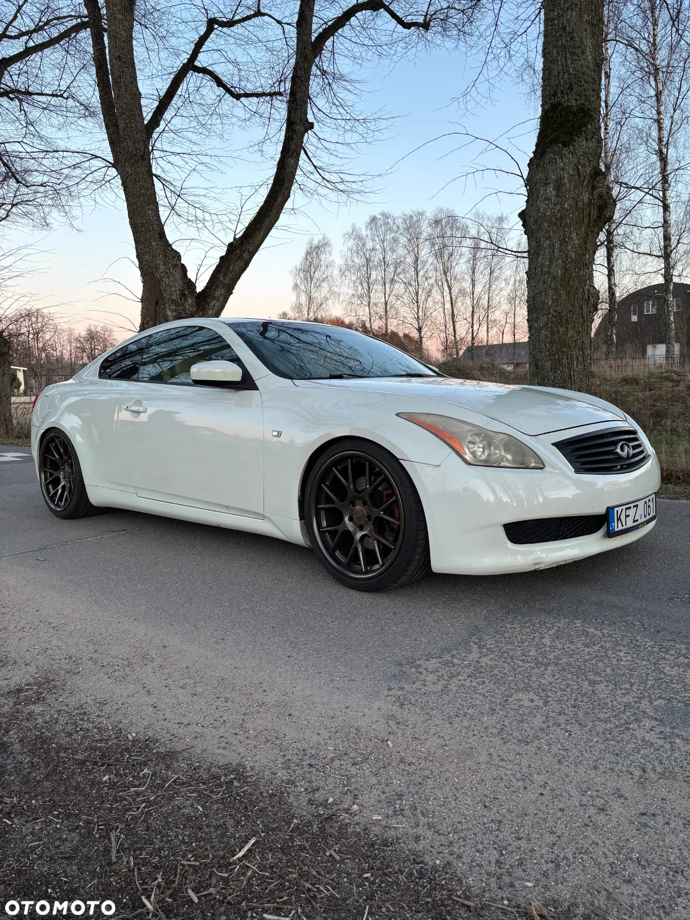 Infiniti G G37 - 2