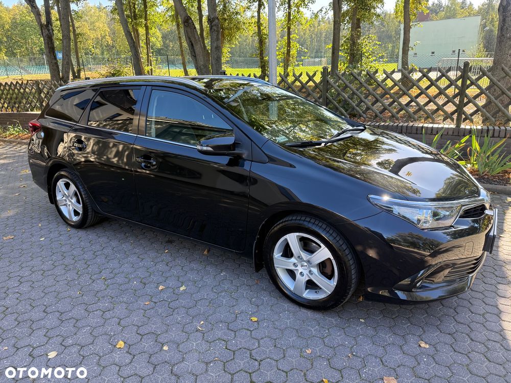 Toyota Auris - 12