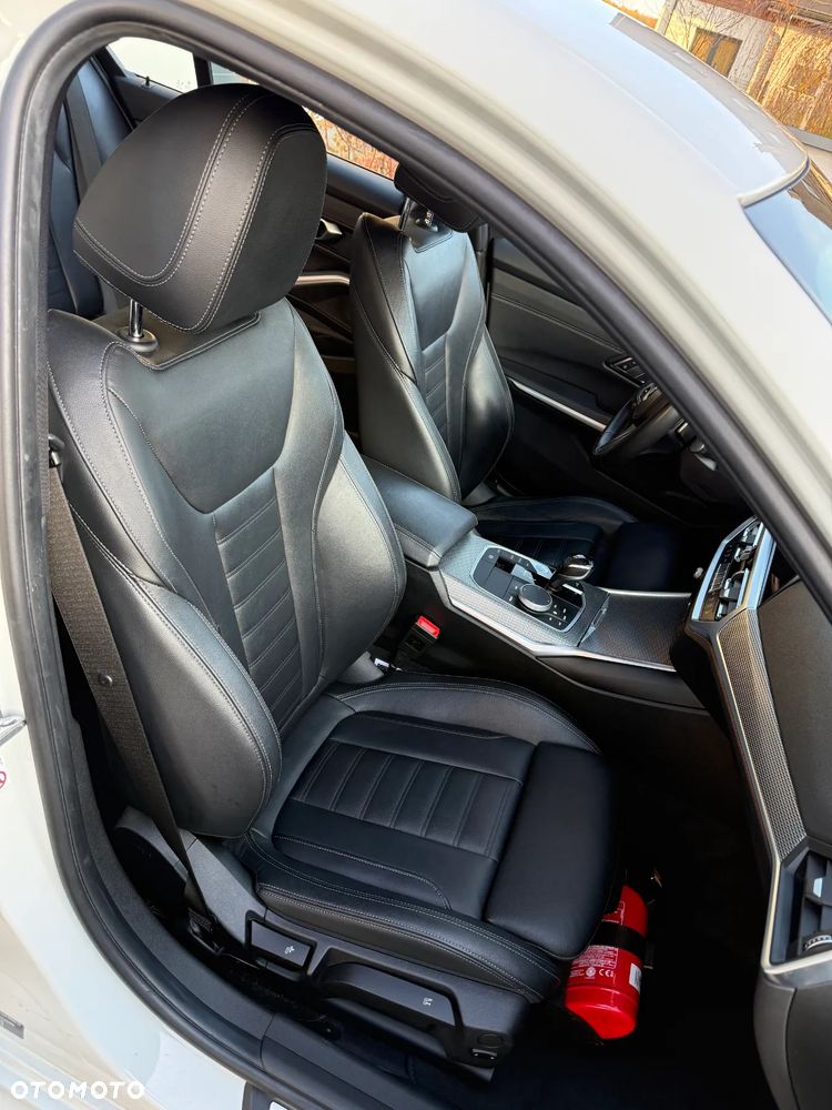 BMW Seria 3 320d xDrive M Sport - 15