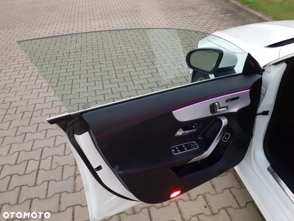 Mercedes-Benz CLA 200 7G-DCT - 19