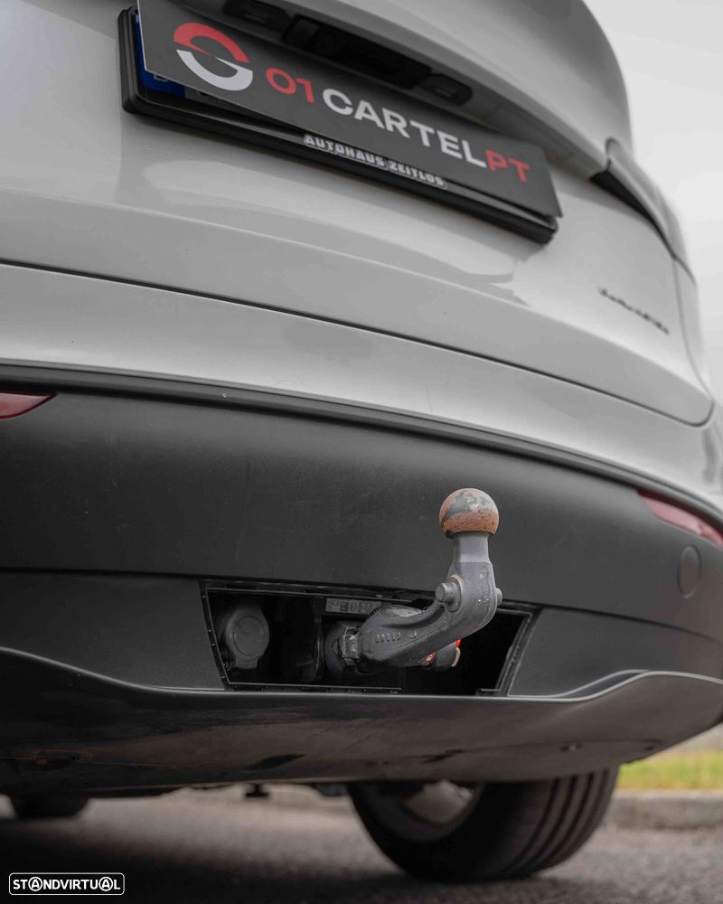 Tesla Model Y Long Range Dual Motor AWD - 8