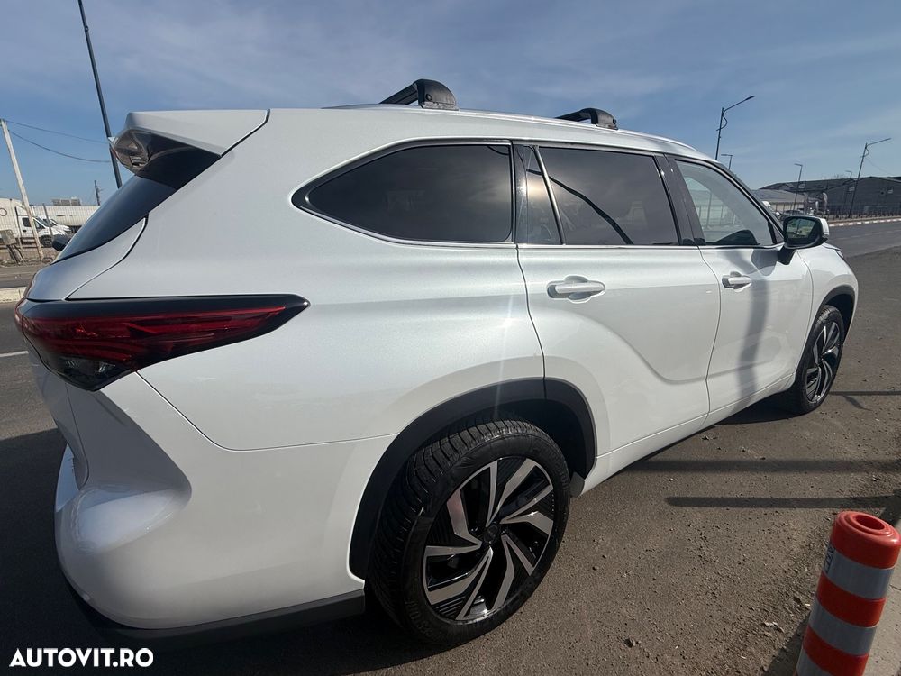 Toyota Highlander 2.5 Hybrid Luxury - 4