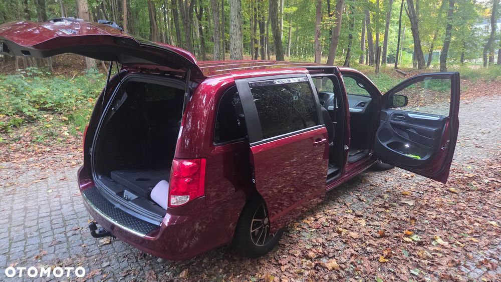 Dodge Grand Caravan - 14