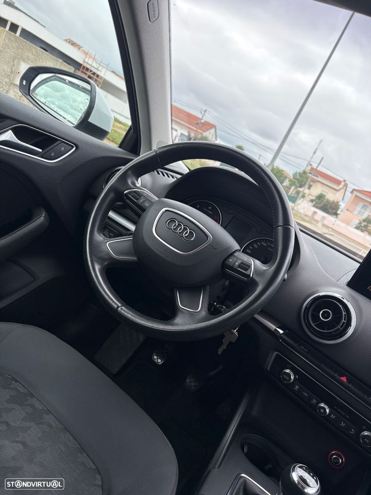 Audi A3 Sportback 1.6 TDI Attraction Ultra - 9