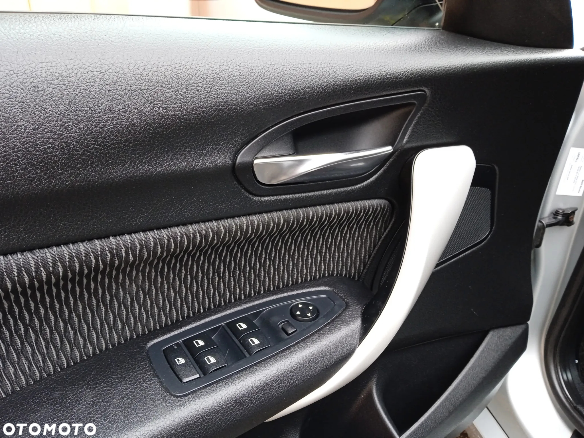 BMW Seria 1 116i - 16