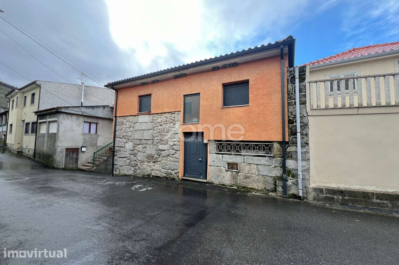 Moradia T4 com 4 Suites em Águas Frias – A 10 Minutos de Chaves