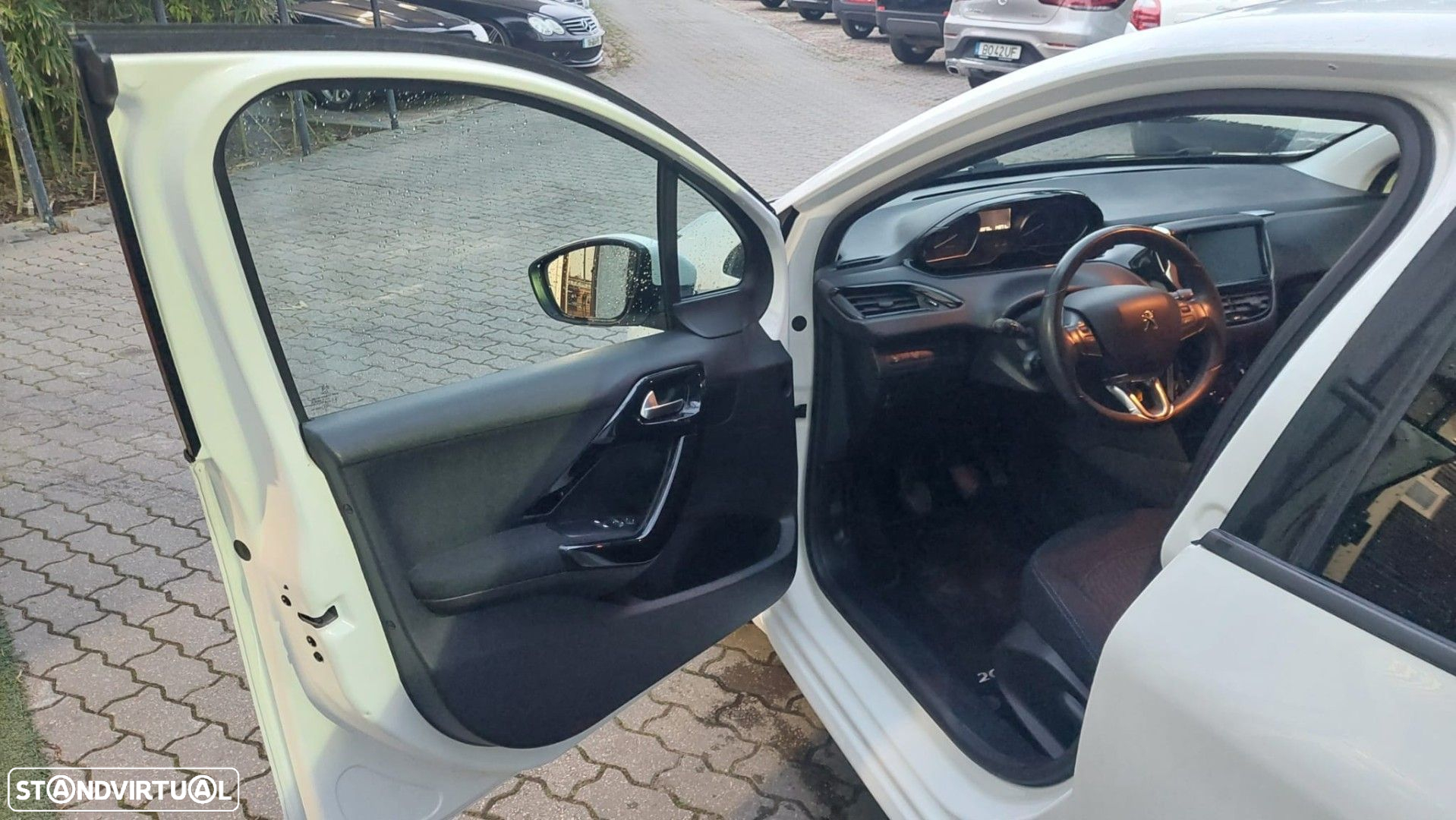 Peugeot 208 1.2 PureTech Signature - 6