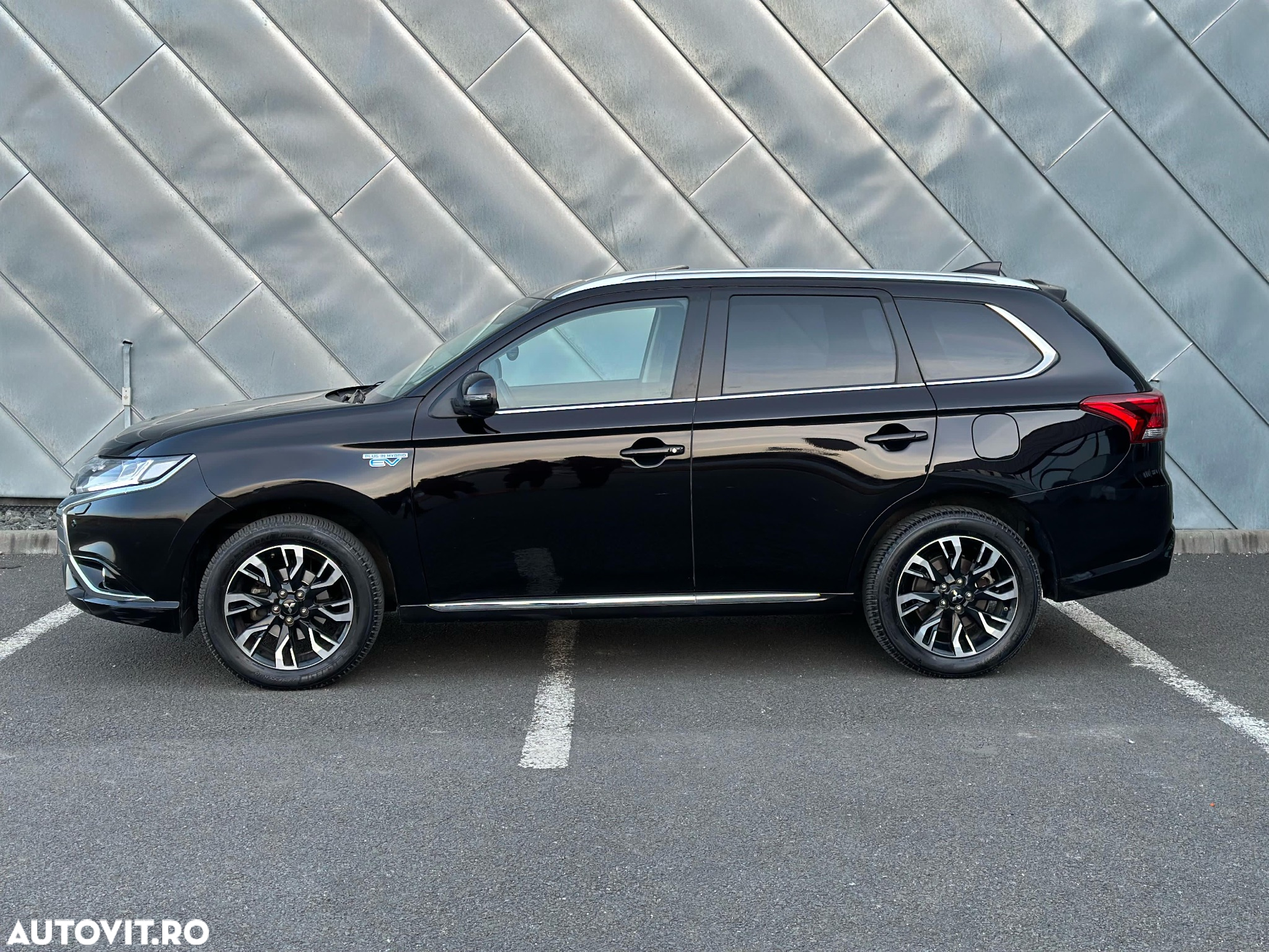 Mitsubishi Outlander 2.0 4WD Plug-In Hybrid Top - 8