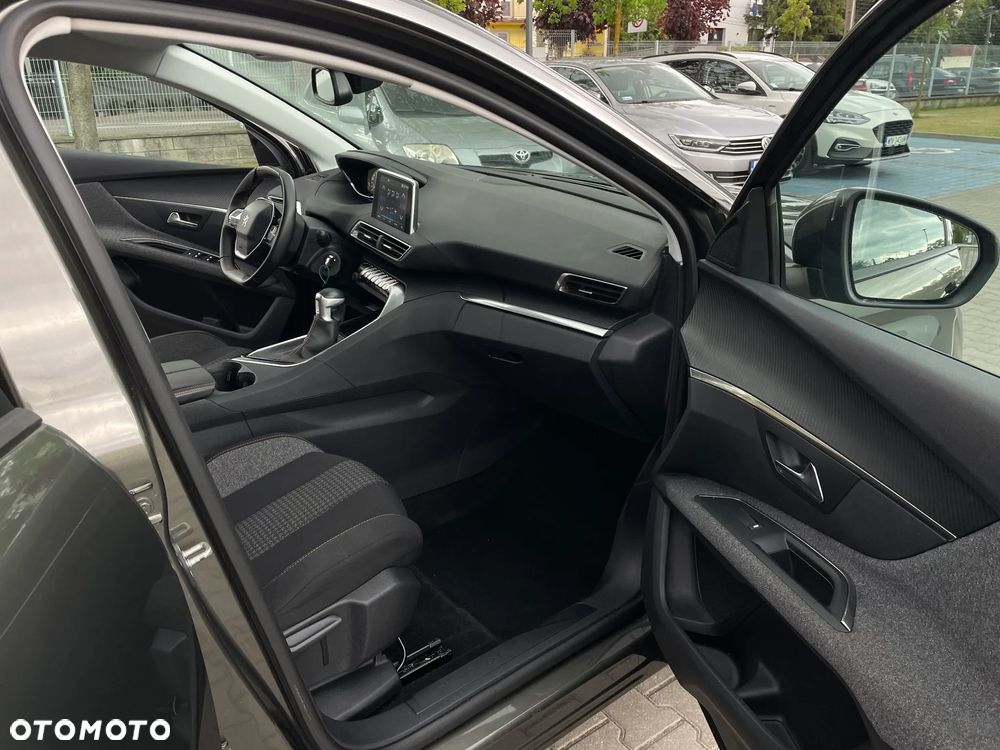 Peugeot 3008 1.2 PureTech GPF Active S&S - 11