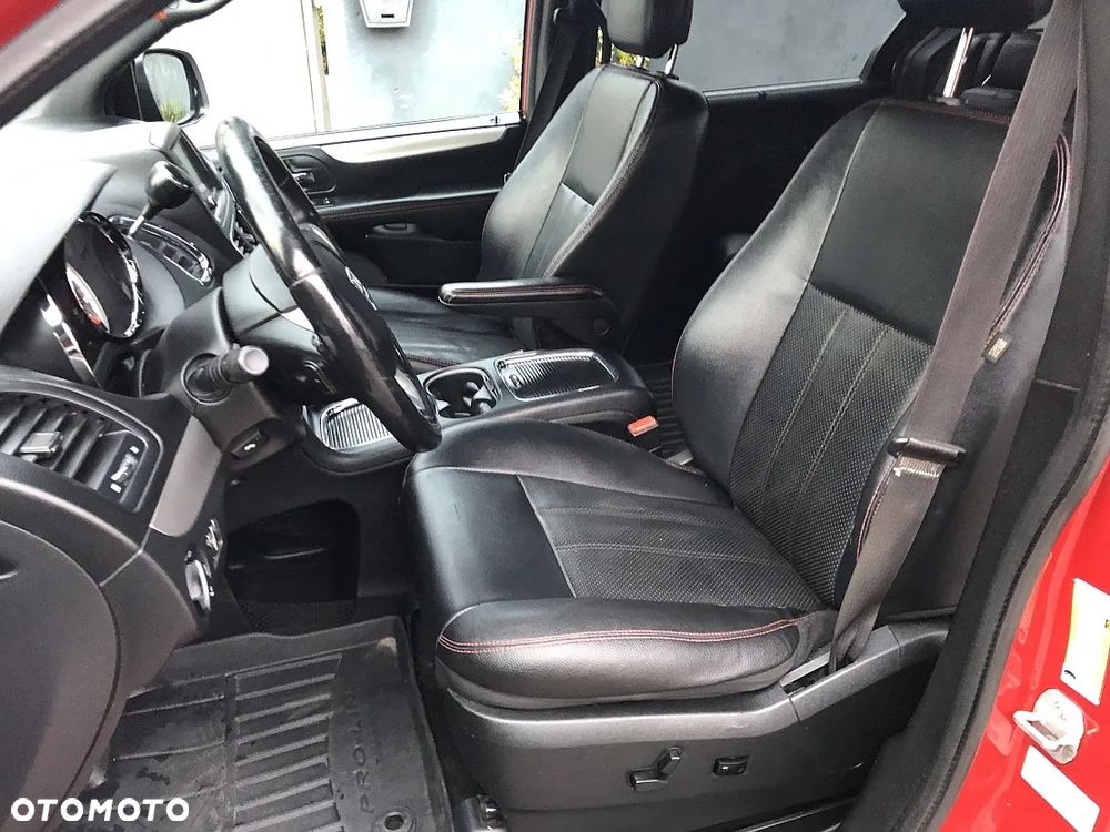 Dodge Grand Caravan 3.6 R/T - 9