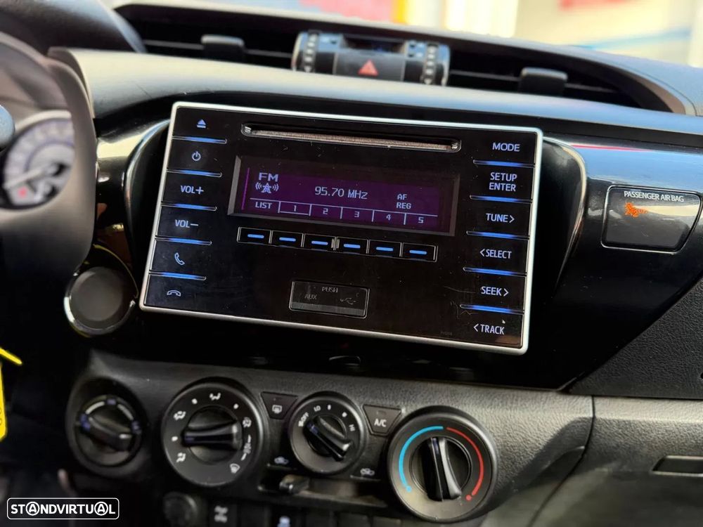 Toyota hilux 2.4 d-4d 4wd ce 3l - 8
