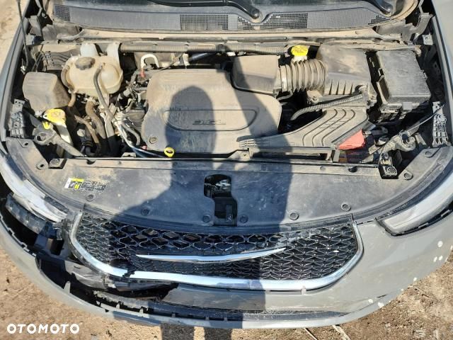 Chrysler Pacifica - 12