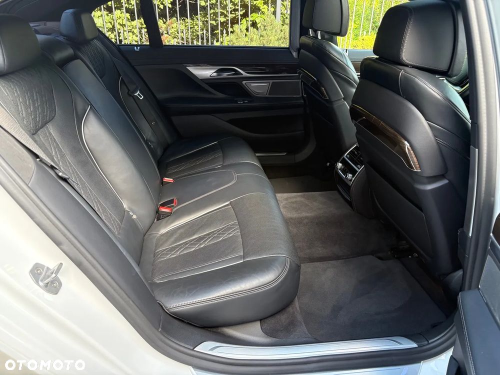 BMW Seria 7 740Li - 12