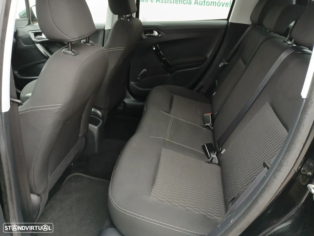 Peugeot 208 1.2 PureTech Style - 20