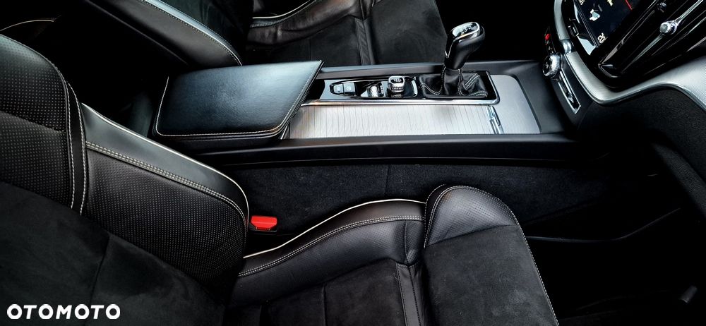 Volvo XC 60 D3 R-Design - 23