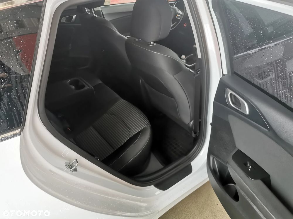 Kia Ceed 1.5 T-GDI M - 19