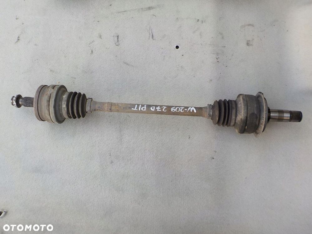 półoś prawy tył mercedes w209 2,7 cdi 2003r - 1