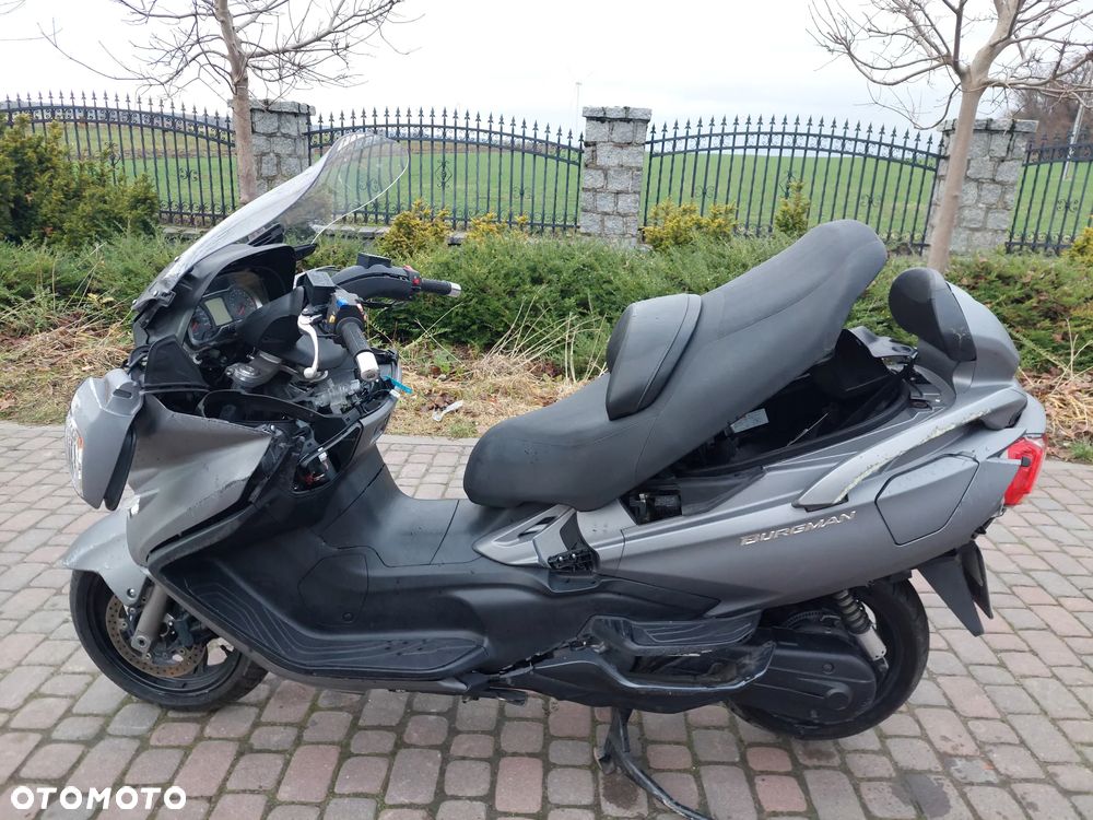 Suzuki Burgman - 4