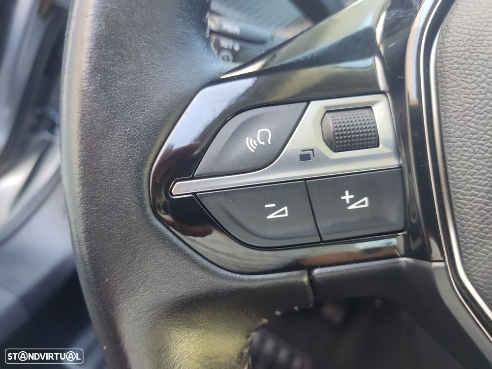 Peugeot e-2008 - 29