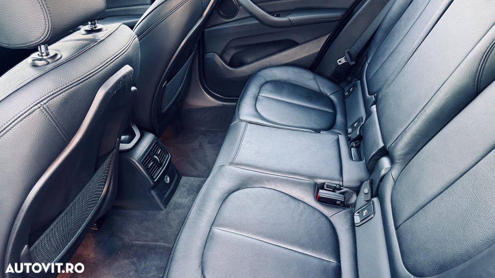 BMW X1 xDrive20i AT xLine - 15