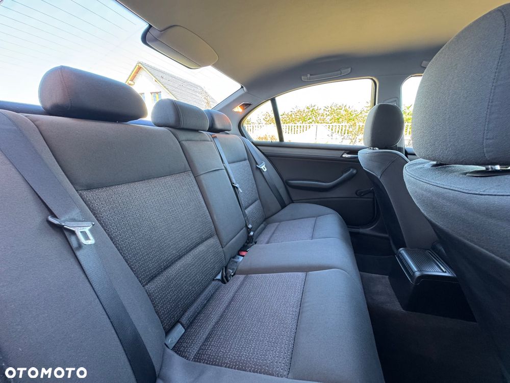 BMW Seria 3 - 24