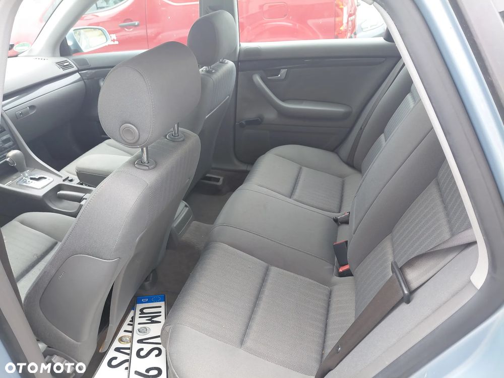Audi A4 Limousine - 14