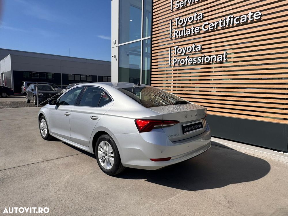 Skoda Octavia 2.0 TDI DSG Ambition - 8