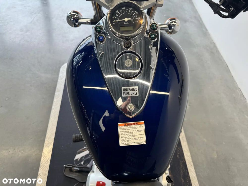 Suzuki Intruder - 28