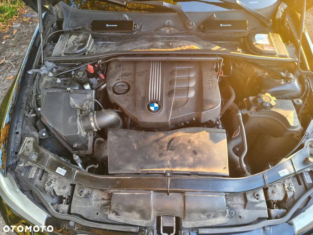 BMW Seria 3 318d DPF Edition Sport - 11