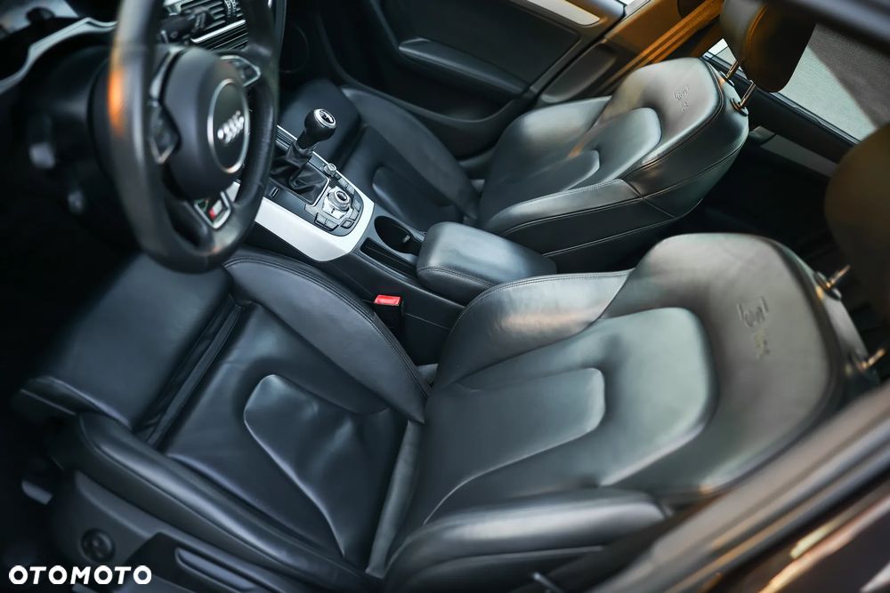 Audi A4 Avant 2.0 TFSI Quattro - 32
