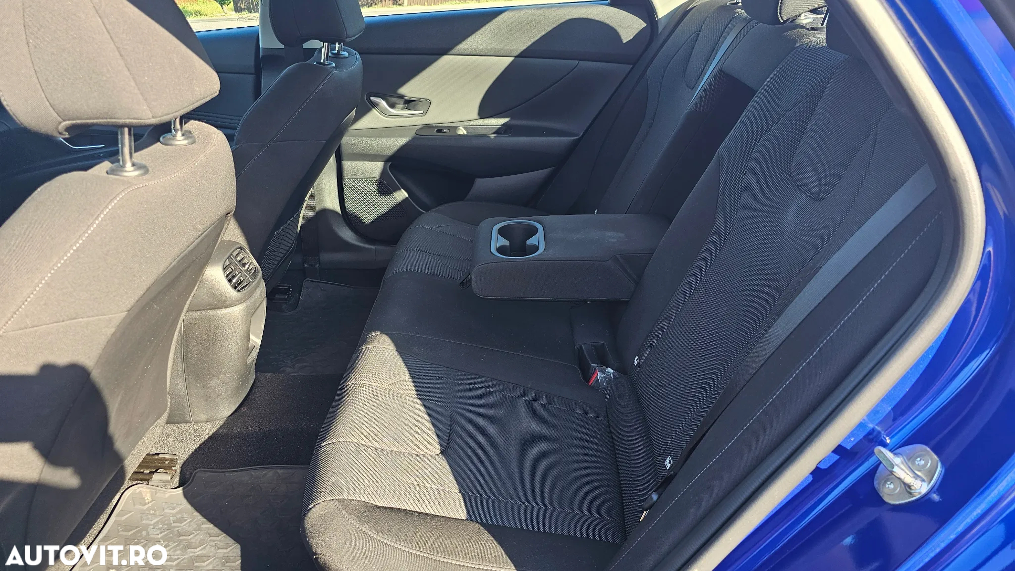 Hyundai Elantra 1.6 l 123 CP CVT Highway - 18