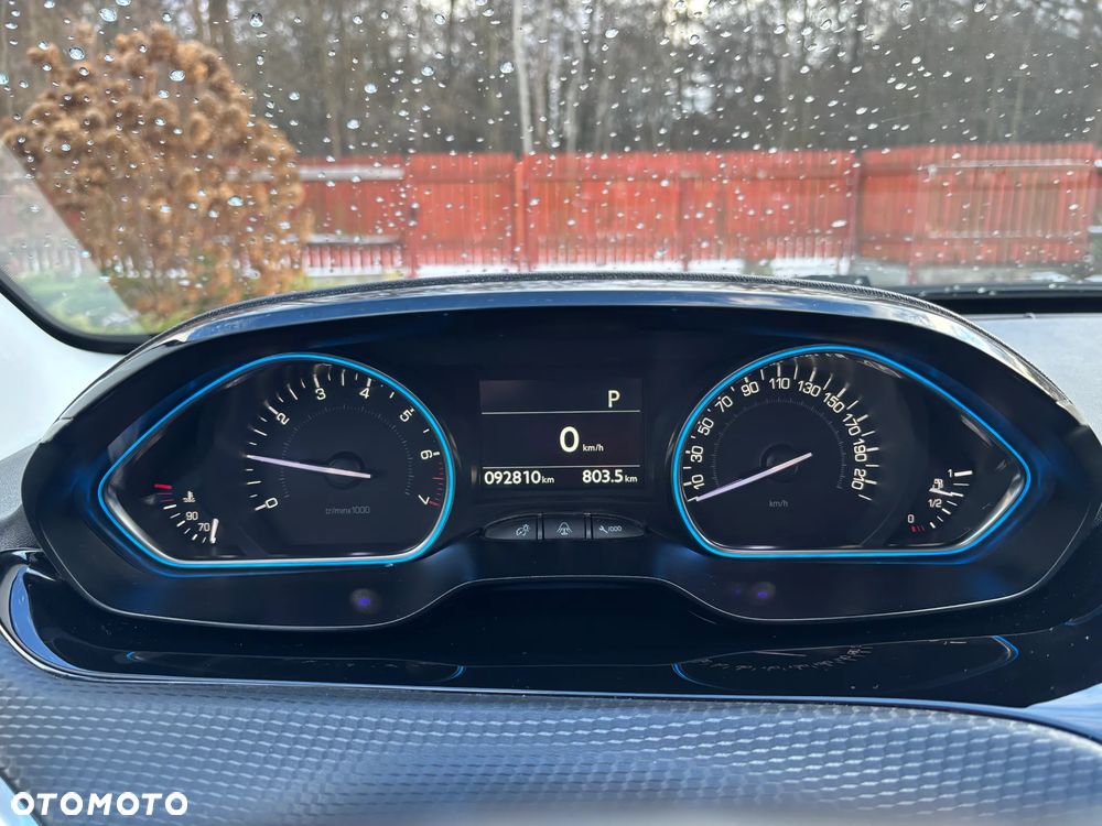 Peugeot 2008 1.2 Pure Tech Allure S&S EAT6 - 8