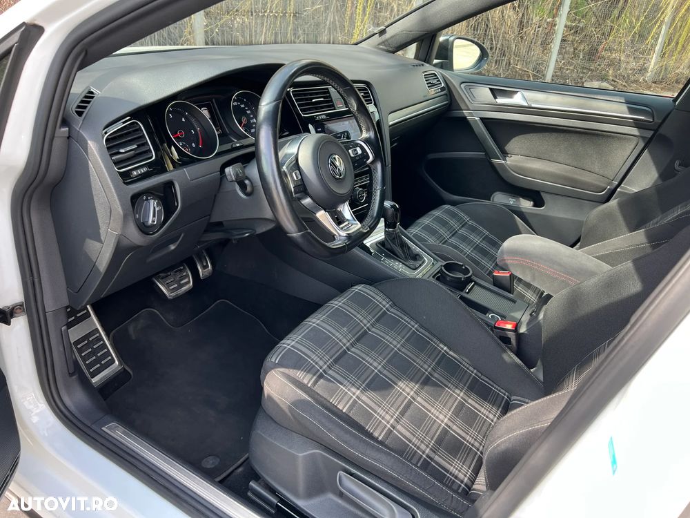 Volkswagen Golf 2.0 TDI DSG GTD - 8